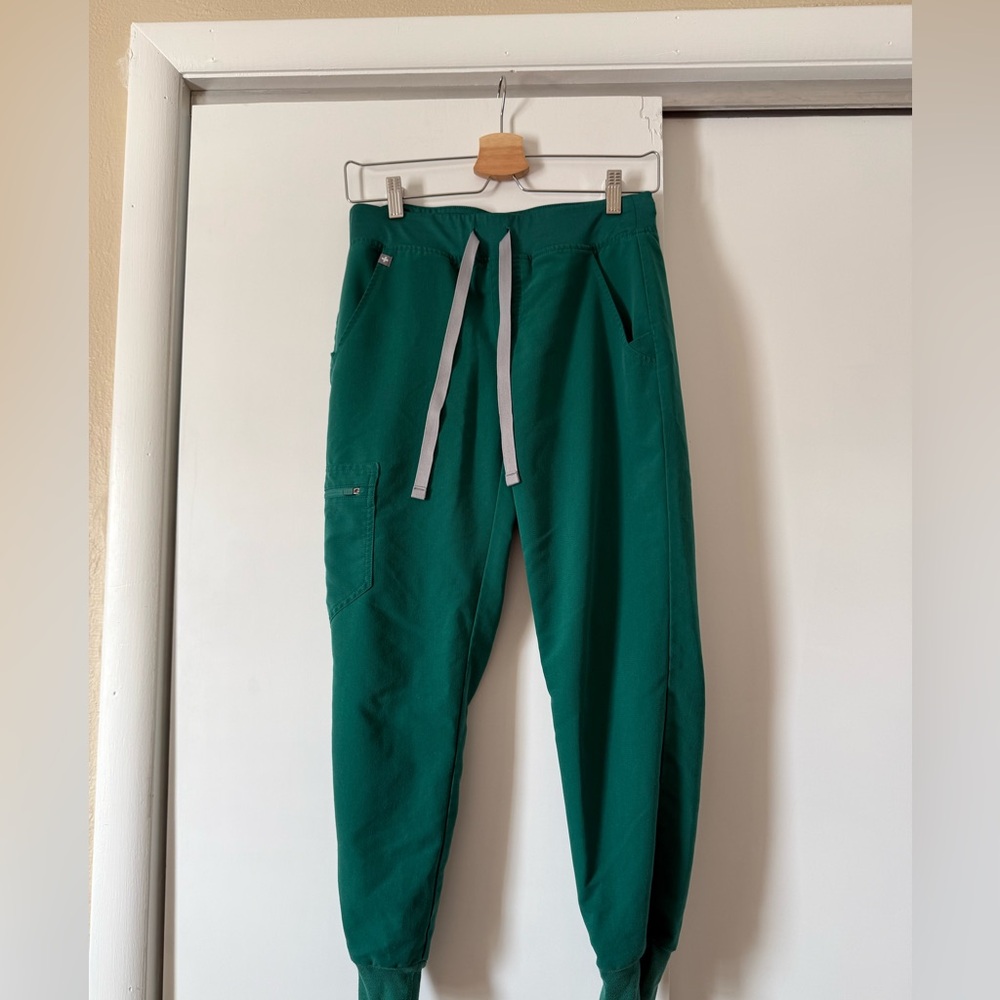 Hunter Green Figs Zamora Jogger Scrub Pants™